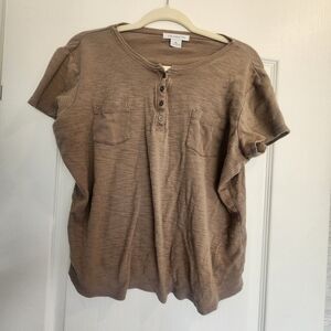 Liz Claiborne Brown Short Sleeve Henley Top Size XL Euc